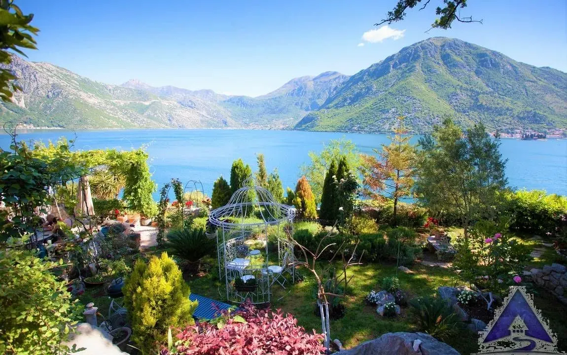 Prodaja, dvosoban stan, 103m², Kostanjica, Kotor