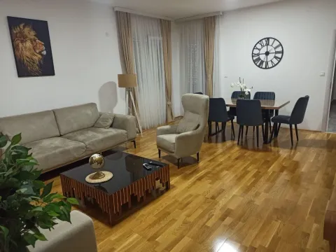 Izdavanje, trosoban stan, 100m², Dalmatinska ulica, Podgorica - image 3
