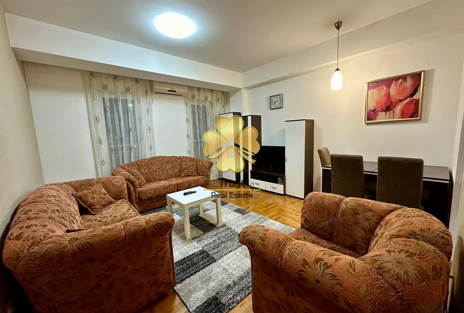 Izdavanje, dvosoban stan, 60m², Blok 9, Podgorica