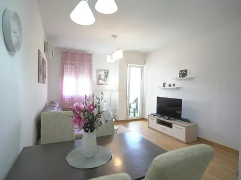 Daily-rent, one bedroom apartment, 46m², City Kvart, Podgorica - image 4