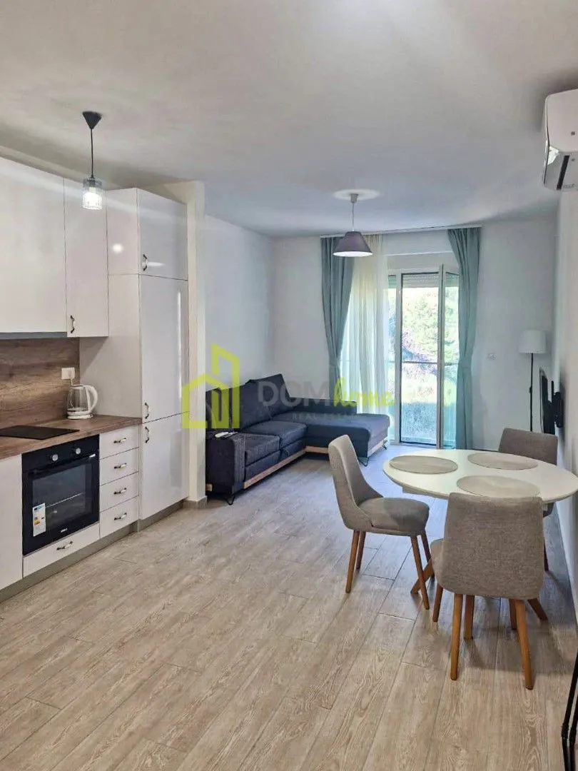 Izdavanje, garsonjera, 33m², Bečići, Budva