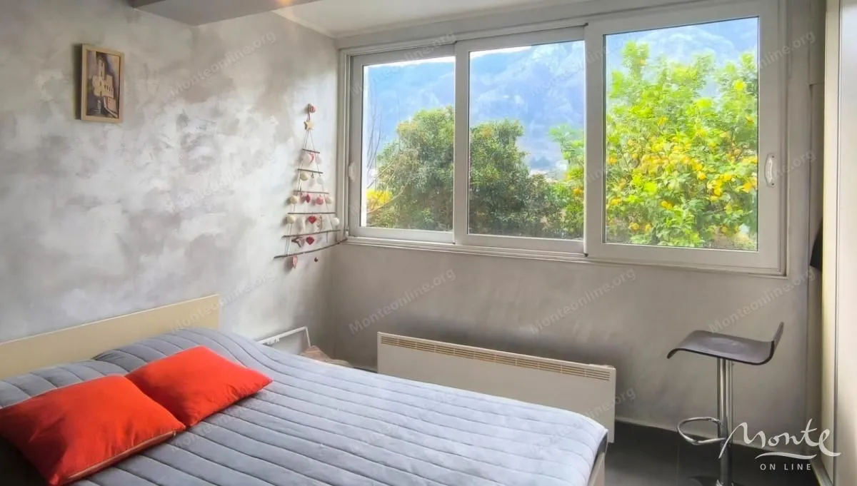 Prodaja, dvosoban stan, 54m², Dobrota, Kotor