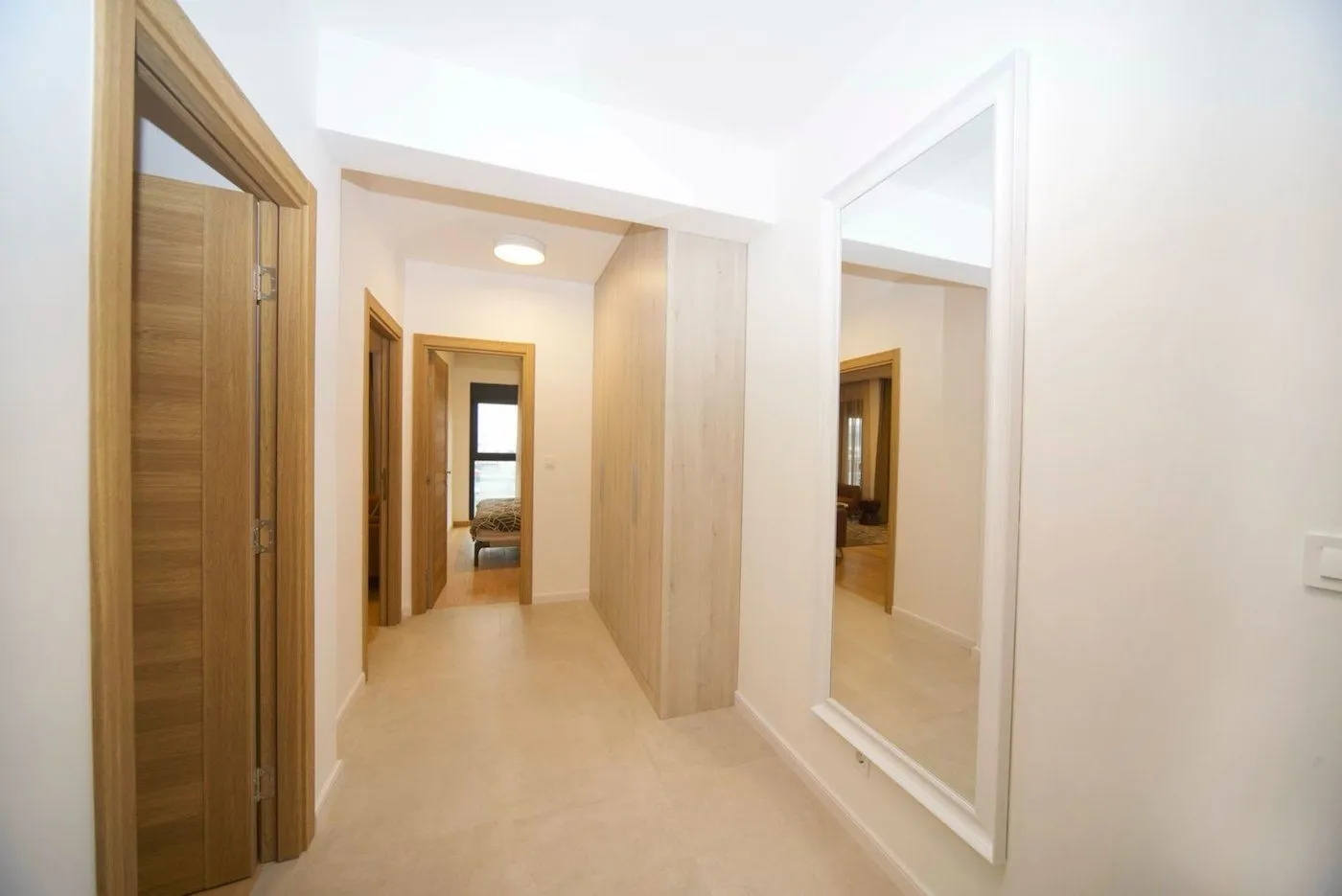 Izdavanje, dvosoban stan, 74m², City Kvart, Podgorica