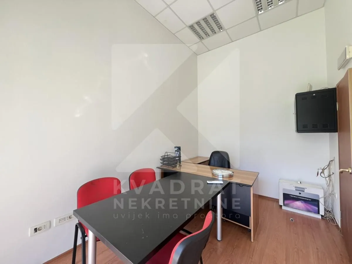Izdavanje, poslovni prostor, 28m², Stari Aerodrom, Podgorica