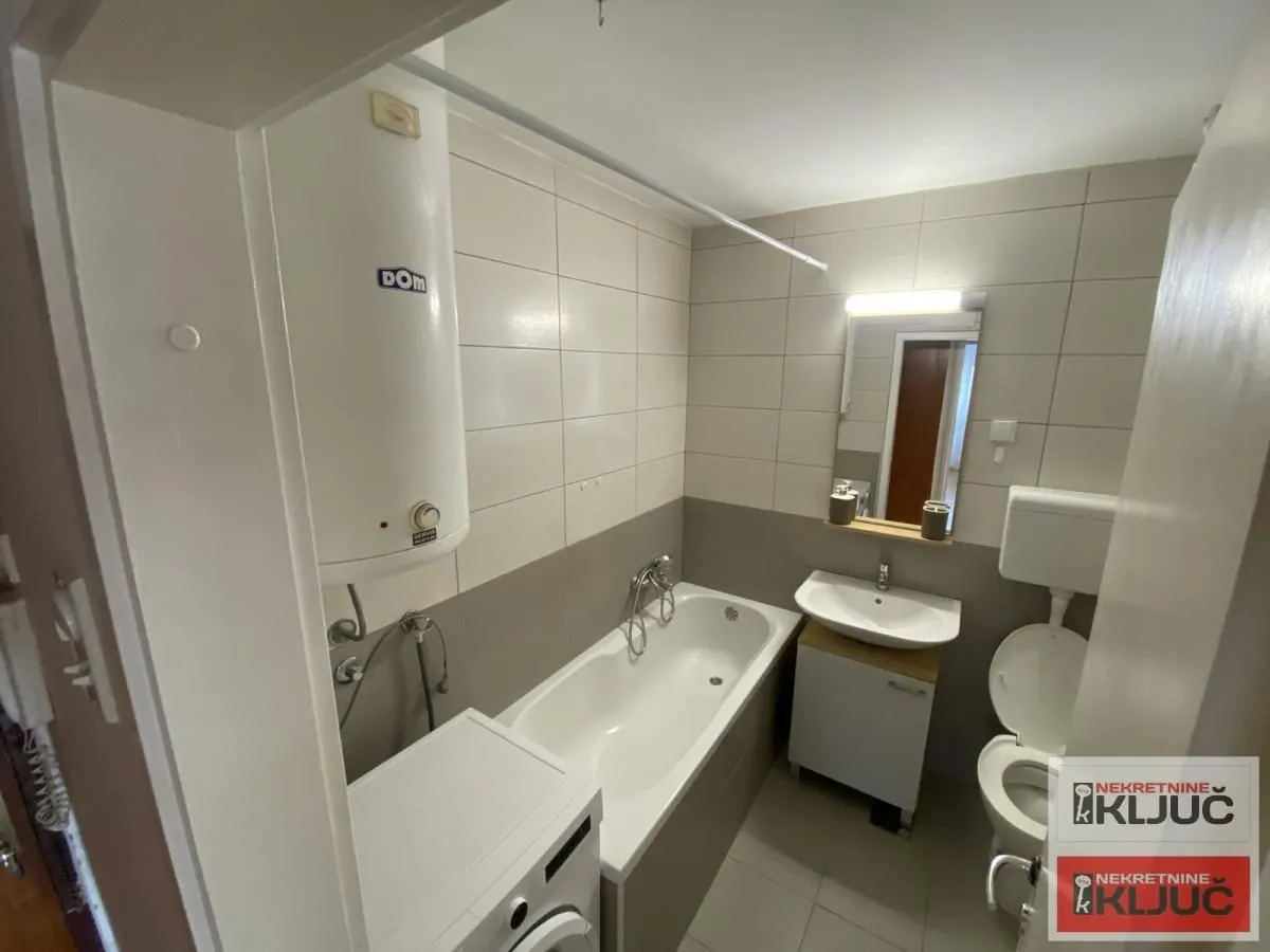 Izdavanje, dvosoban stan, 66m², Železnička Stanica, Novi Sad Sve Podlokacije