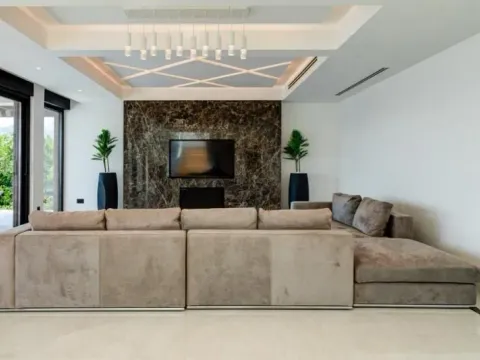 Prodaja, kuća, 452m², Marići, Tivat - image 2