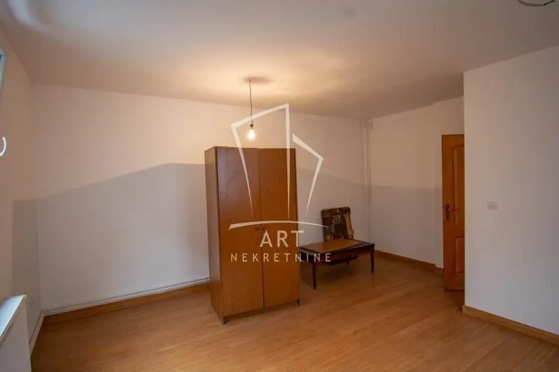 Sale, house, 230m², Zemun Centar, Zemun Sve Podlokacije