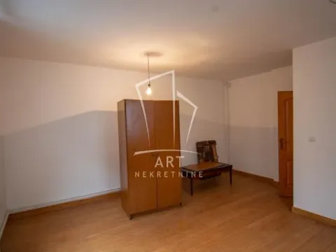 Prodaja, kuća, 230m², Zemun Centar, Zemun Sve Podlokacije - image 7