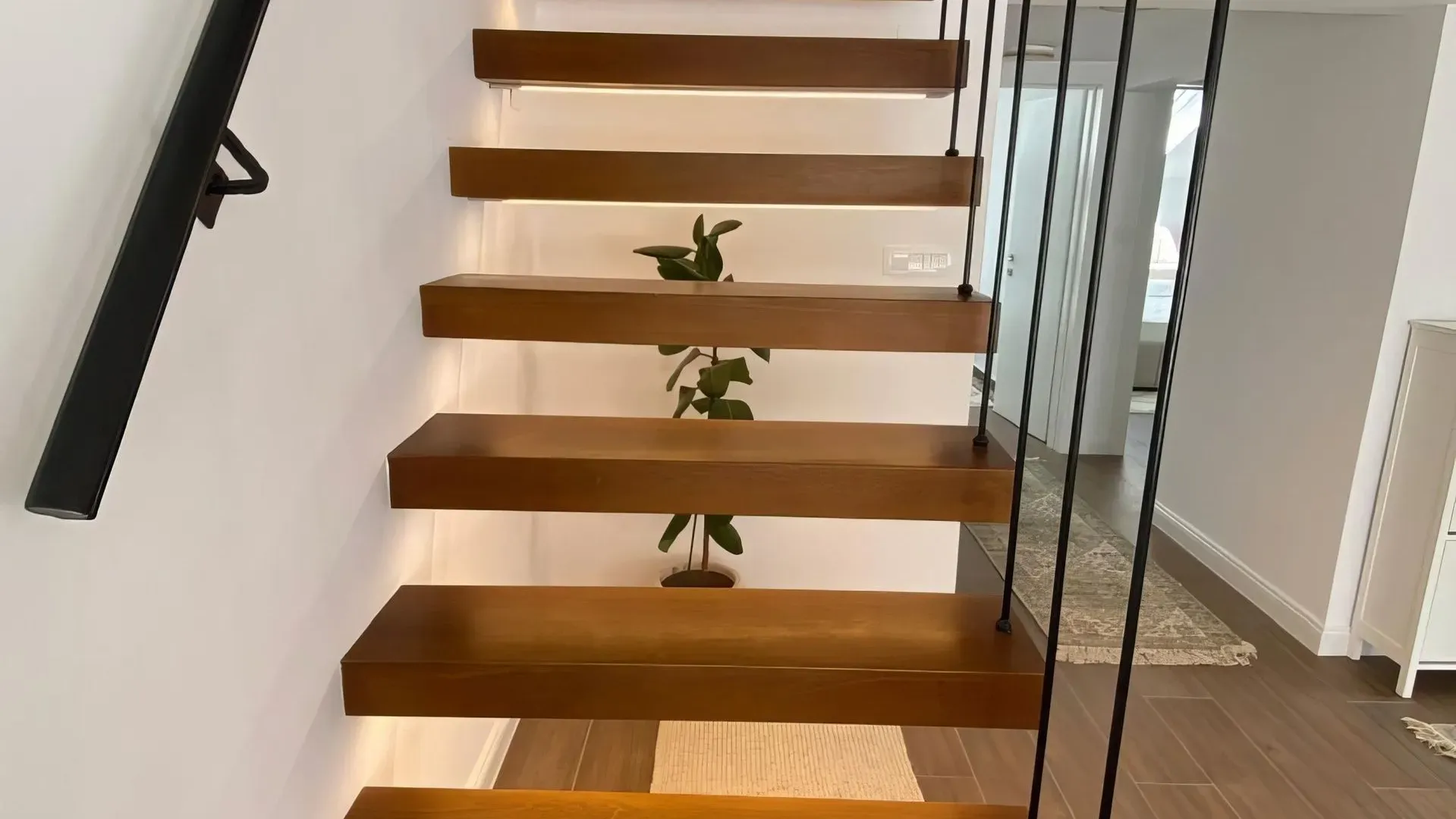 Izdavanje, trosoban stan, 90m², Zelenika, Herceg Novi