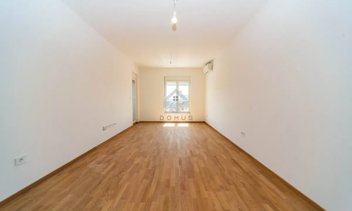 Prodaja, trosoban stan, 82m², Stari Aerodrom, Podgorica