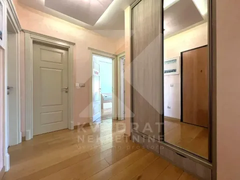 Prodaja, trosoban stan, 100m², 1 maj, Podgorica - image 15