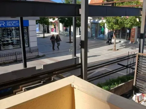 Izdavanje, dvosoban stan, 57m², Centar, Podgorica - image 10