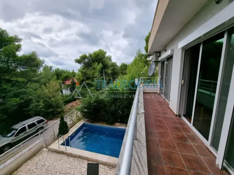 Prodaja, kuća, 188m², Bar, Crna Gora - image 16