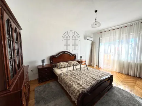 Izdavanje, dvosoban stan, 80m², Centar, Podgorica - image 9