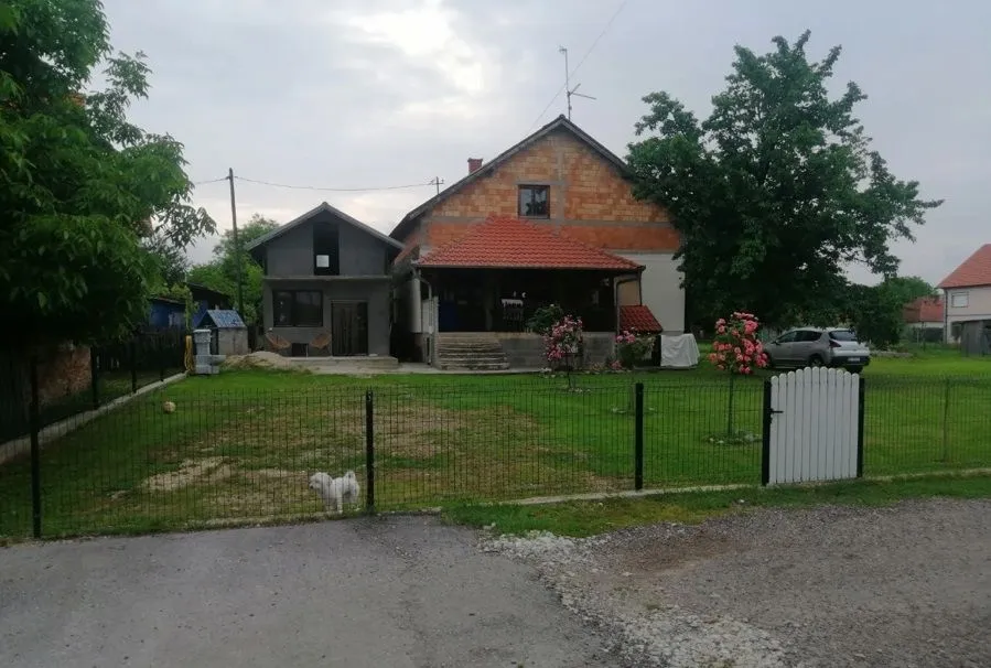 Sale, house, 130m², Medjulužje, Mladenovac