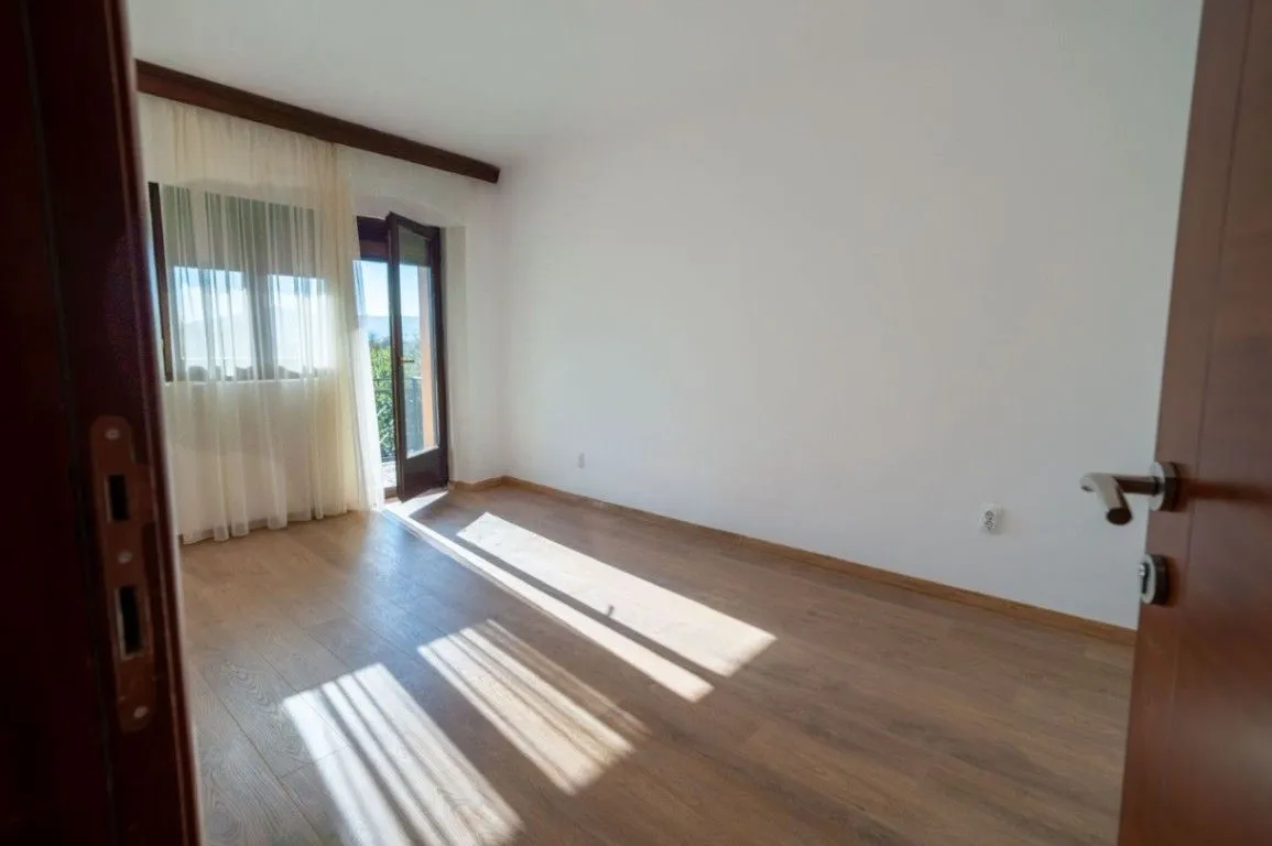 Izdavanje, kuća, 110m², City Kvart, Podgorica