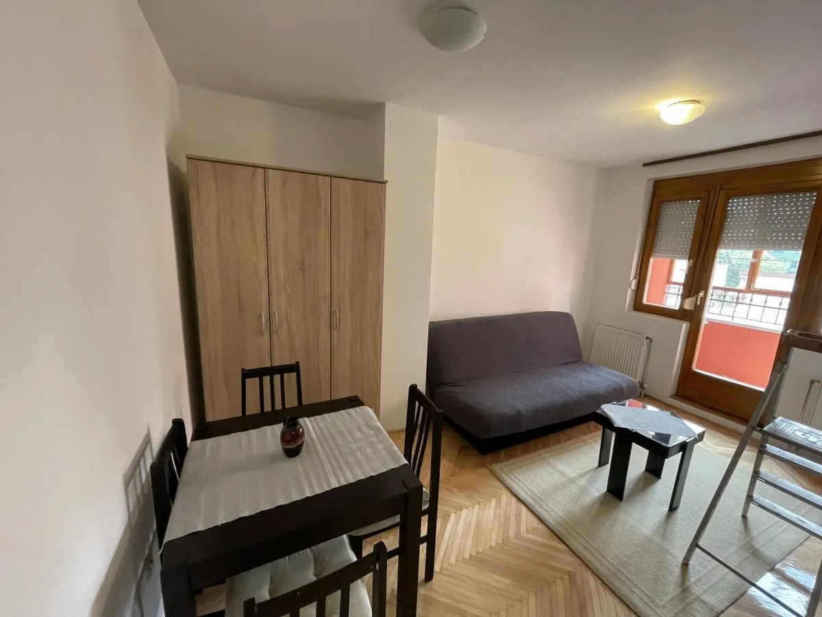 Izdavanje, garsonjera, 25m², Grbavica, Novi Sad Sve Podlokacije