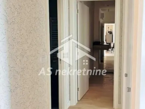 Izdavanje, trosoban stan, 75m², Savski Venac, Beograd - image 10