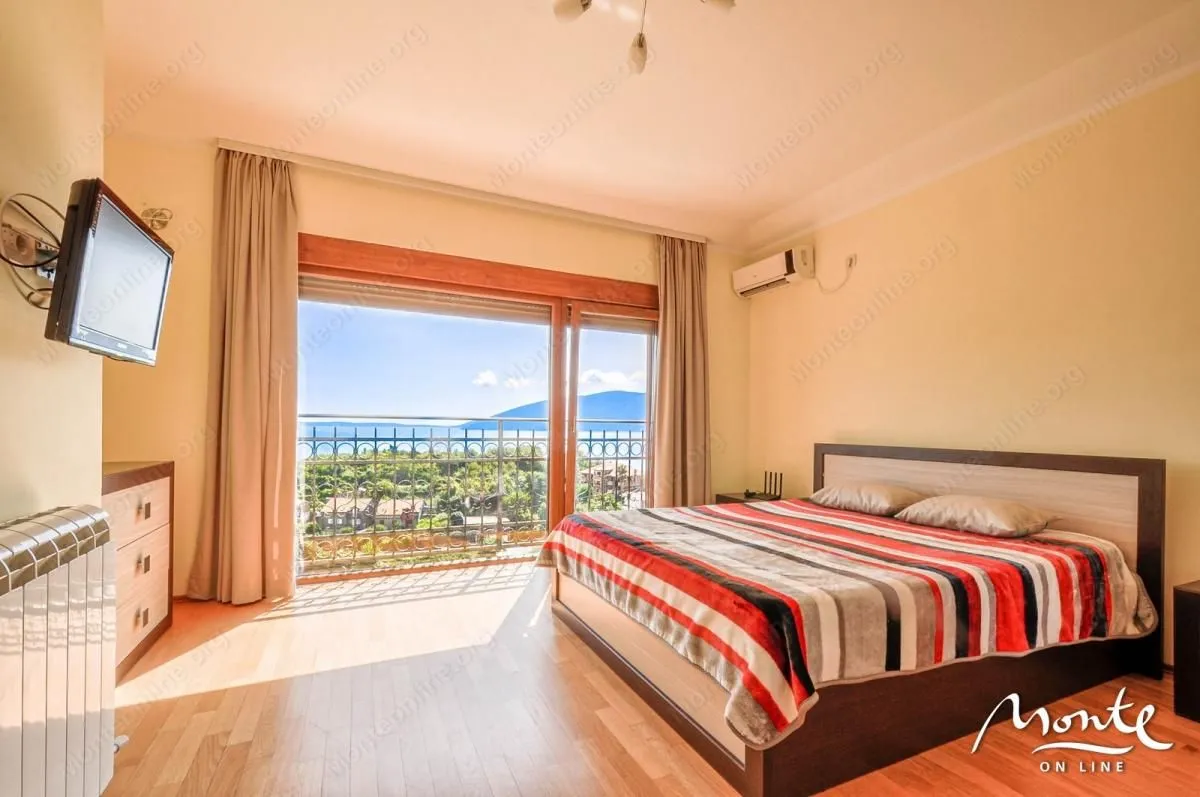 Prodaja, kuća, 227m², Zelenika, Herceg Novi