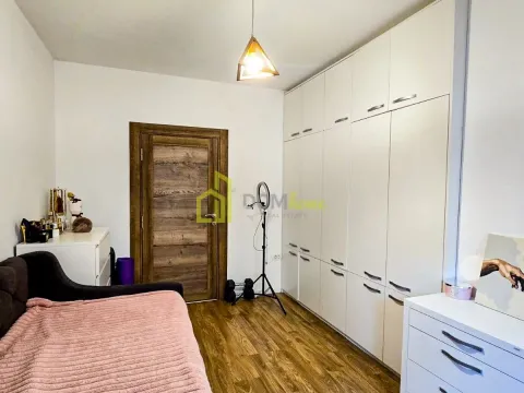 Sale, house, 216m², Blok 6, Podgorica - image 18