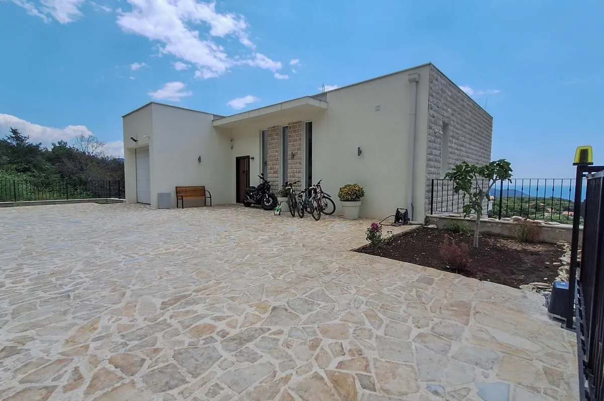 Prodaja, kuća, 320m², Herceg Novi, Crna Gora
