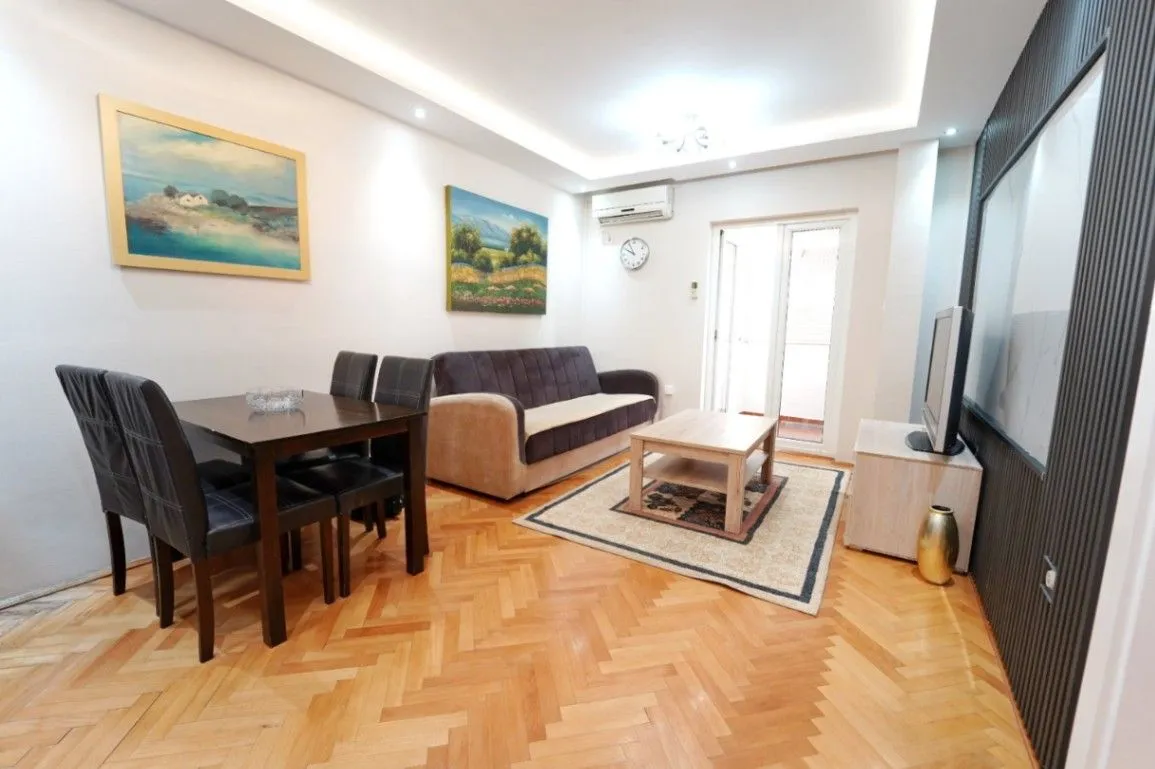 Izdavanje, jednosoban stan, 45m², Preko Morače, Podgorica