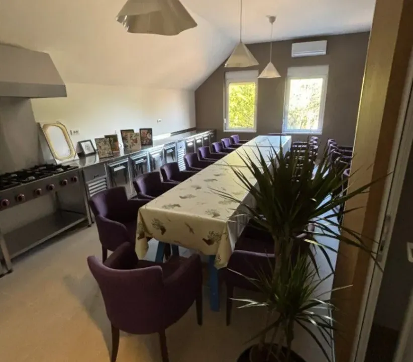 Rent, house, 350m², Dobanovci, Surčin