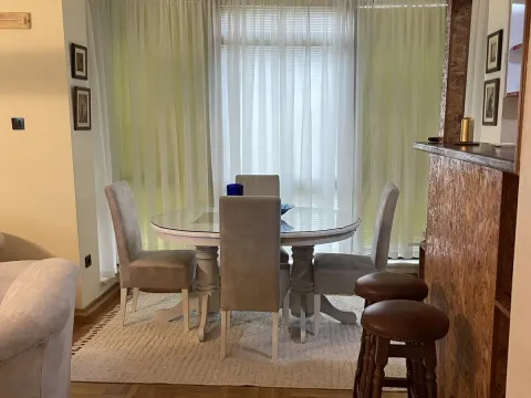 Izdavanje, četvorosoban stan, 76m², Centar, Podgorica - image 6