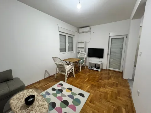 Rent, two bedroom apartment, 64m², Krivi Most, Podgorica - image 4