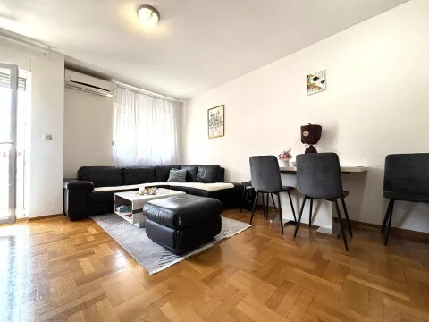 Prodaja, jednosoban stan, 43m², Stari Aerodrom, Podgorica - image 11