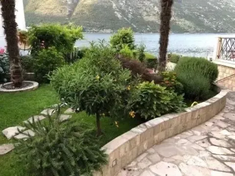 Prodaja, kuća, 390m², Stoliv, Kotor - image 12
