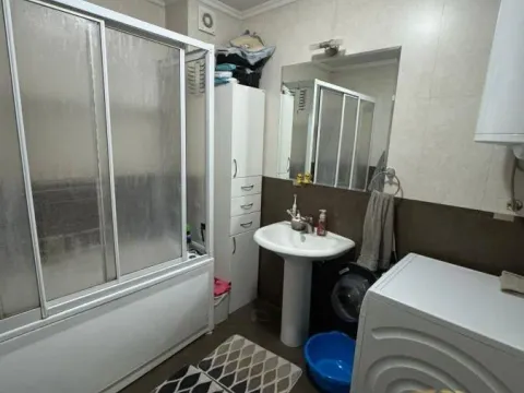 Izdavanje, trosoban stan, 73m², Voždovac Sve Podlokacije, Beograd - image 12