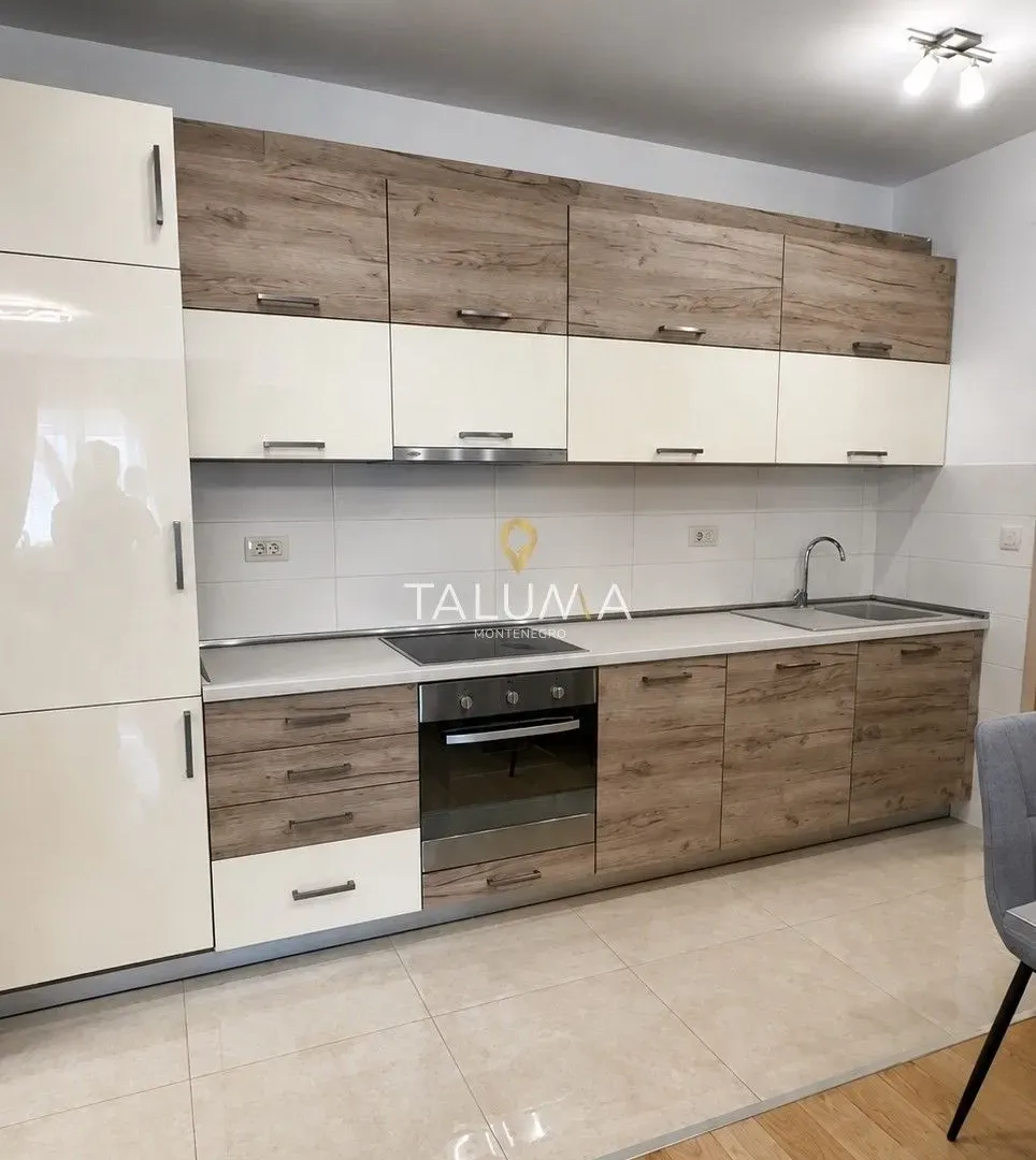 Rent, two bedroom apartment, 71m², City Kvart, Podgorica