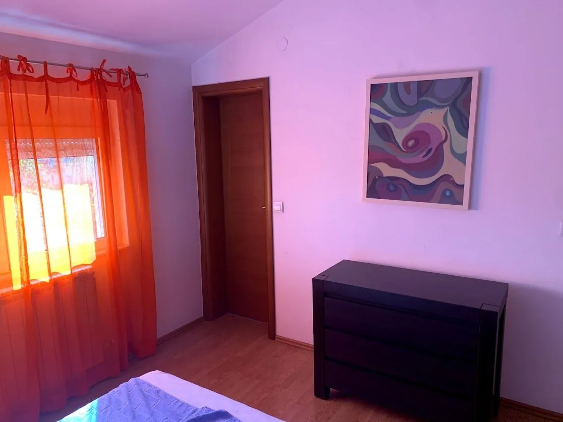 Izdavanje, kuća, 240m², Donja Gorica, Podgorica