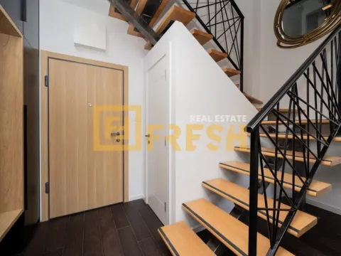 Izdavanje, trosoban stan, 110m², Momišići, Podgorica - image 13