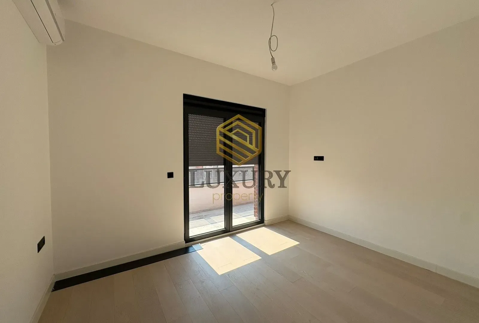 Prodaja, dvosoban stan, 118m², Preko Morače, Podgorica