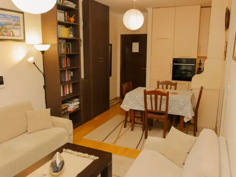 Izdavanje, dvosoban stan, 50m², Budva, Crna Gora - image 3