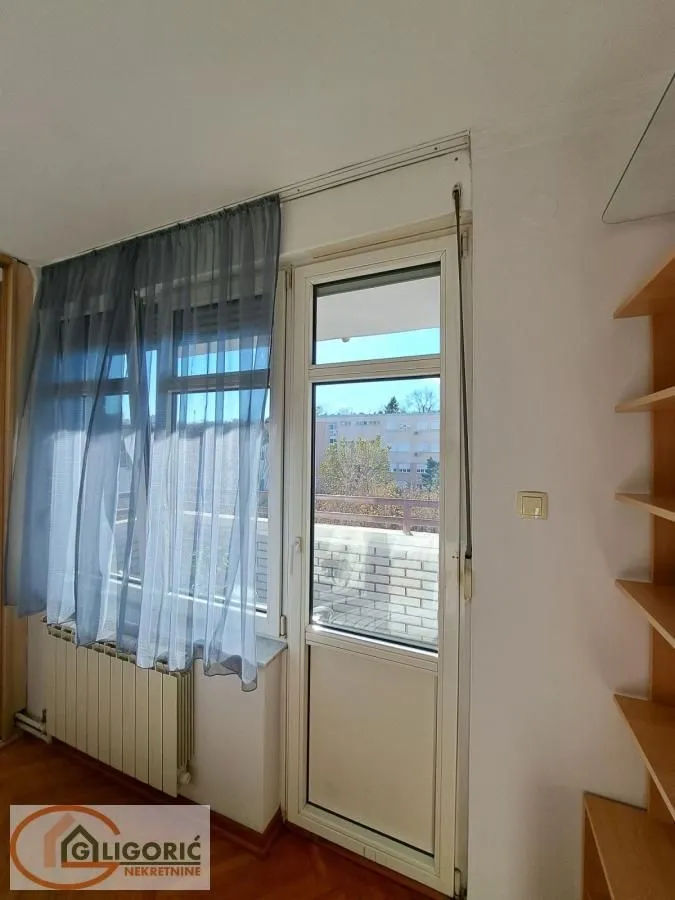 Izdavanje, jednosoban stan, 30m², Savski Venac, Beograd