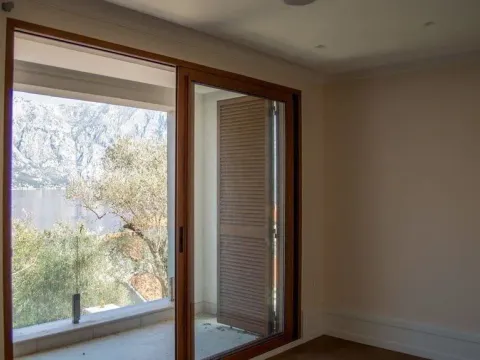 Sale, house, 584m², Stoliv, Kotor - image 11