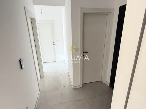 Prodaja, dvosoban stan, 67m², Stari Aerodrom, Podgorica - image 4