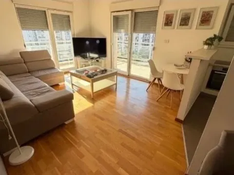 Rent, two bedroom apartment, 70m², City Kvart, Podgorica - image 2