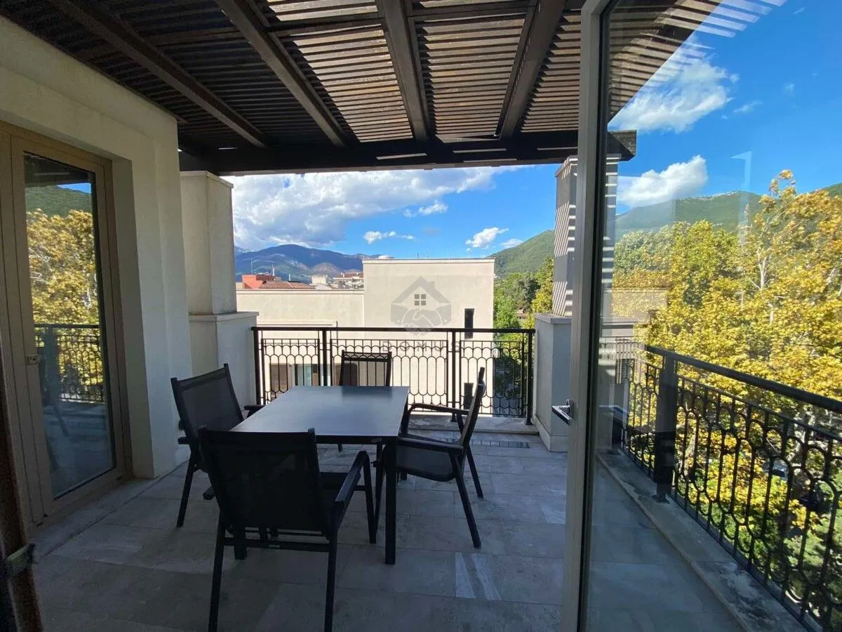Prodaja, jednosoban stan, 76m², Tivat, Crna Gora