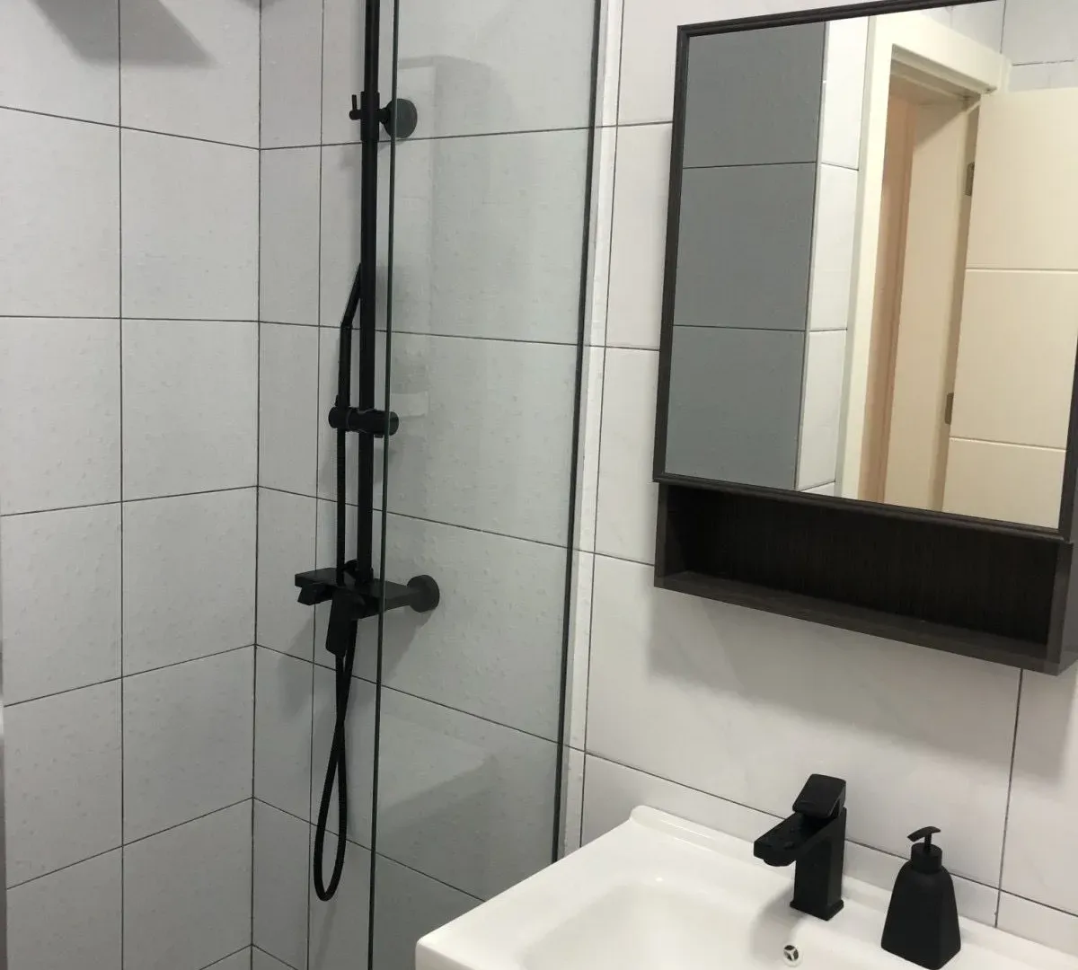 Izdavanje, jednosoban stan, 40m², Ilino, Bar