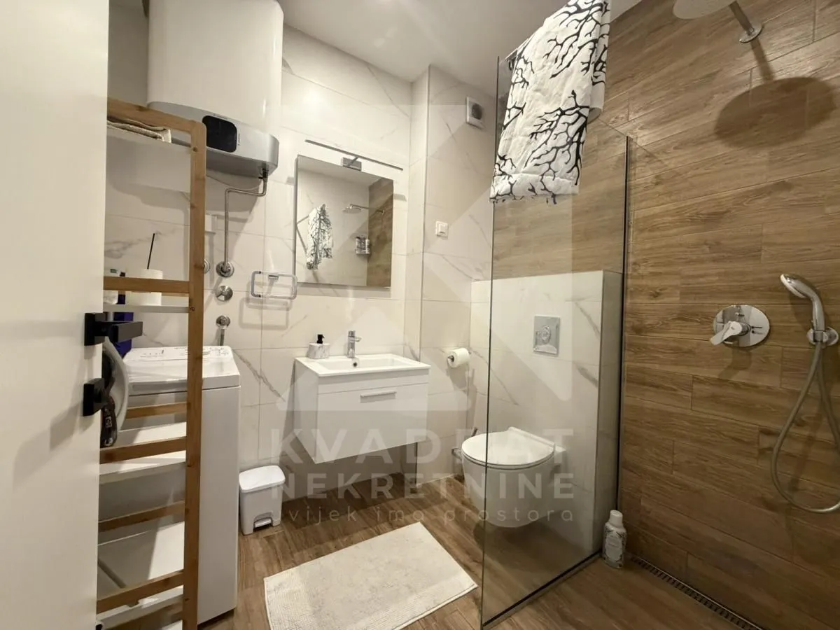 Izdavanje, jednosoban stan, 48m², Vezirov Most, Podgorica