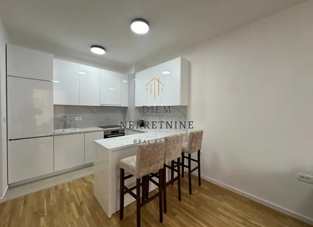 Izdavanje, dvosoban stan, 65m², Stari Aerodrom, Podgorica
