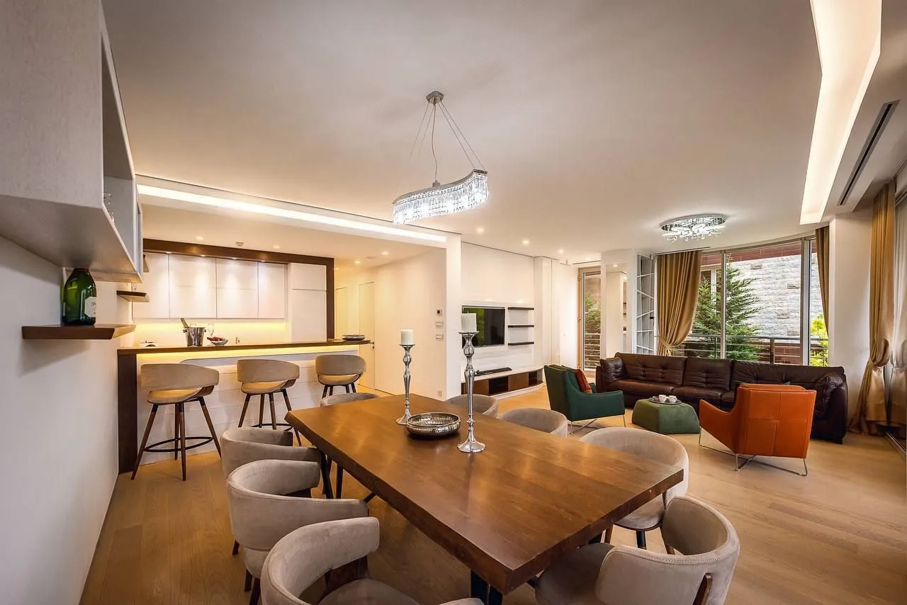 Rent, two bedroom apartment, 178m², Dukley Gardens, Budva