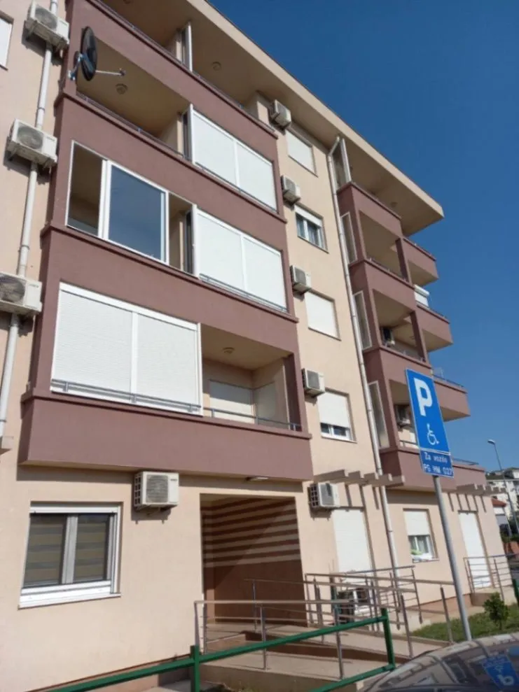 Izdavanje, jednosoban stan, 37m², Stari Aerodrom, Podgorica