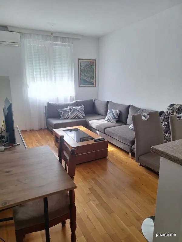 Izdavanje, jednosoban stan, 37m², Stari Aerodrom, Podgorica