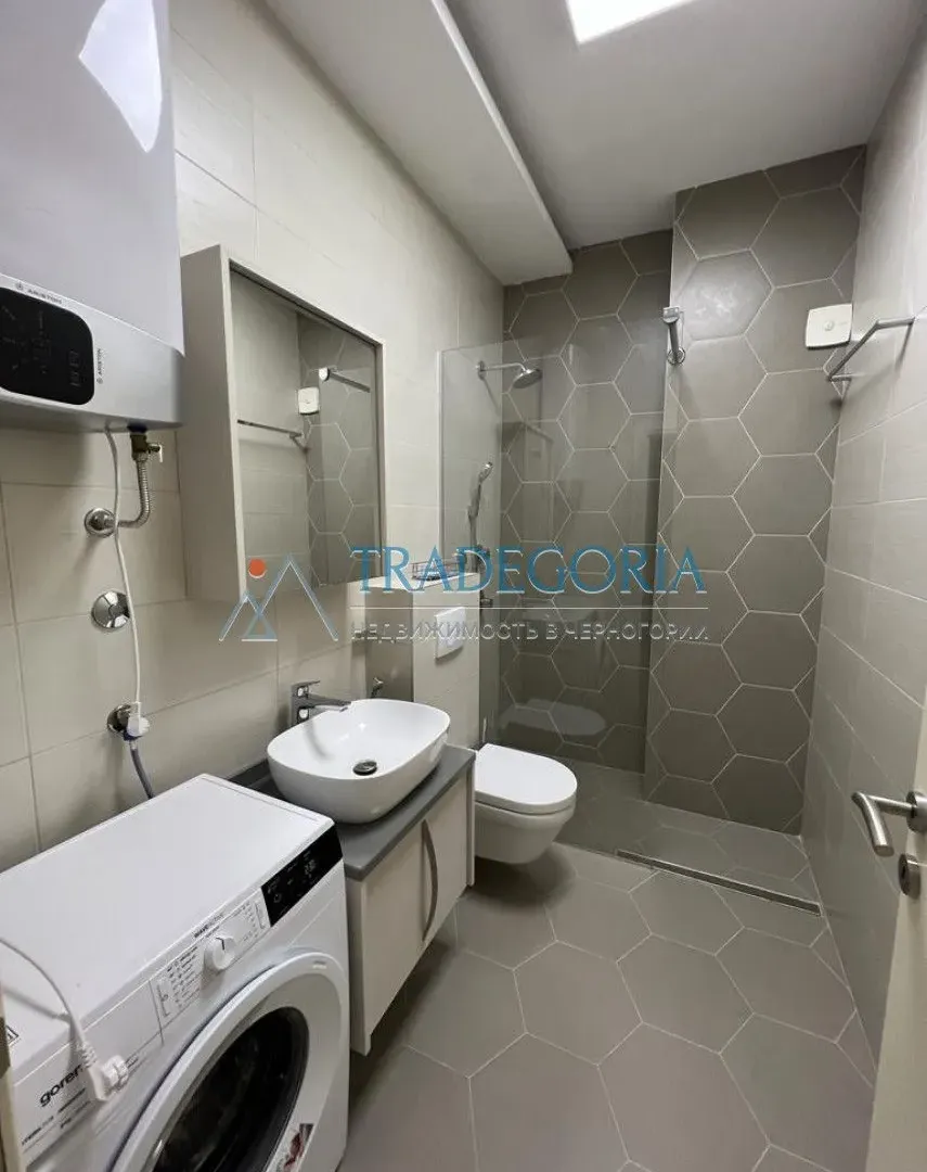 Prodaja, dvosoban stan, 108m², Dobrota, Kotor