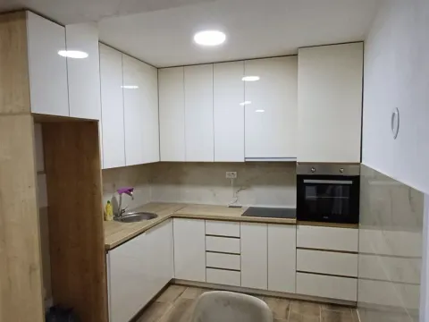 Izdavanje, kuća, 80m², Lješevići, Kotor - image 3